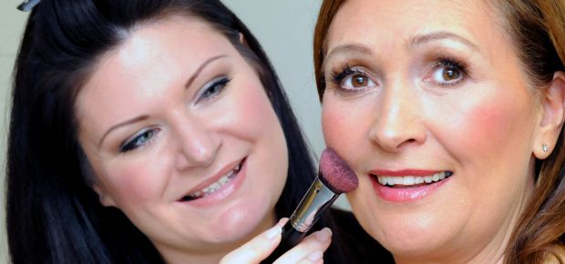 Amanda Bell and business advisor Debbie Simpson